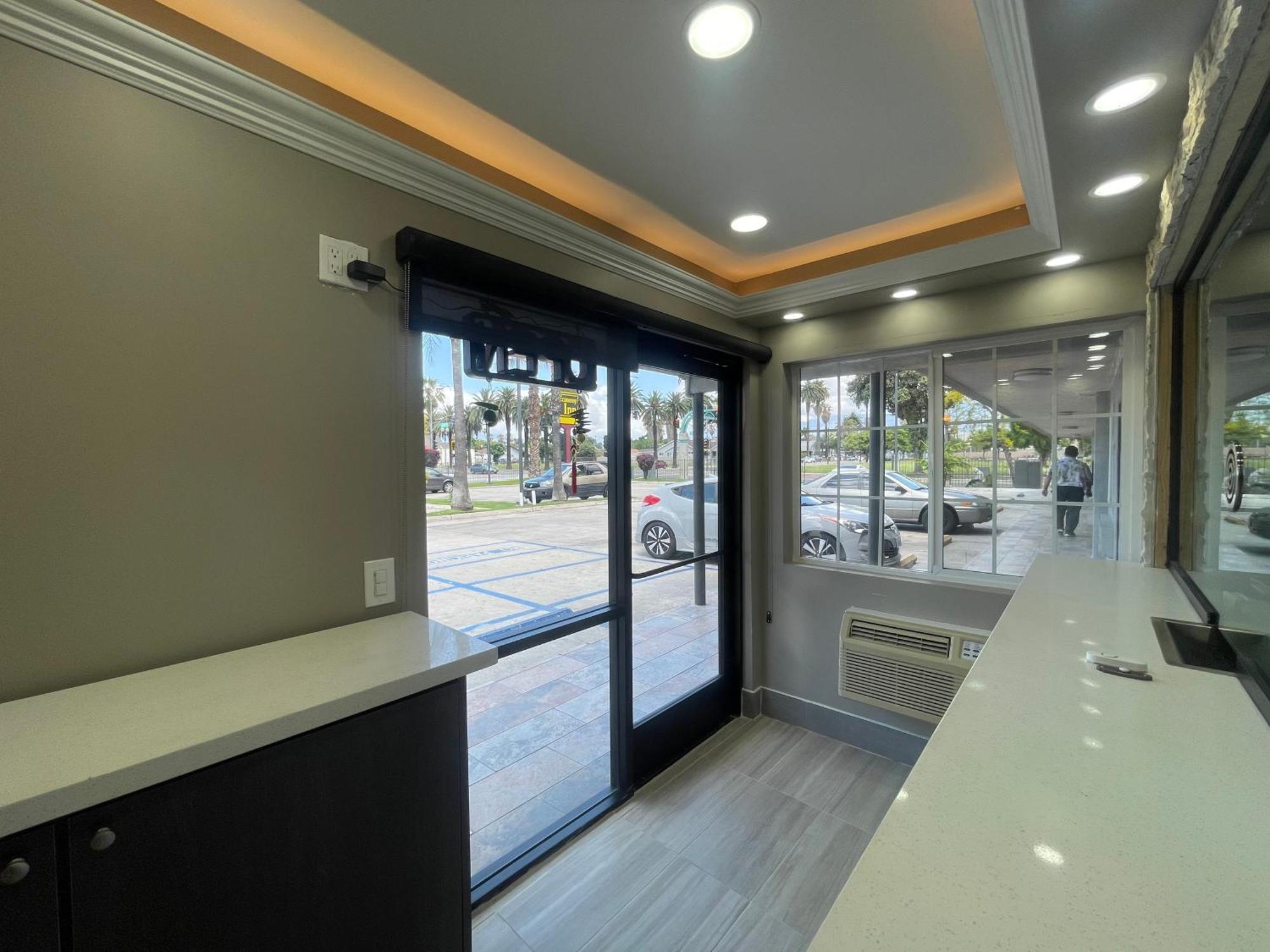 Simplestay Suites - Downtown 샌 베르나디노 외부 사진