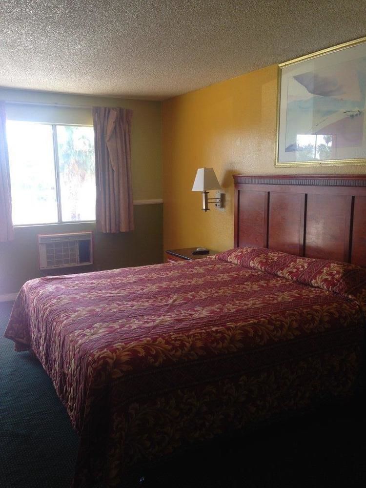 Simplestay Suites - Downtown 샌 베르나디노 외부 사진